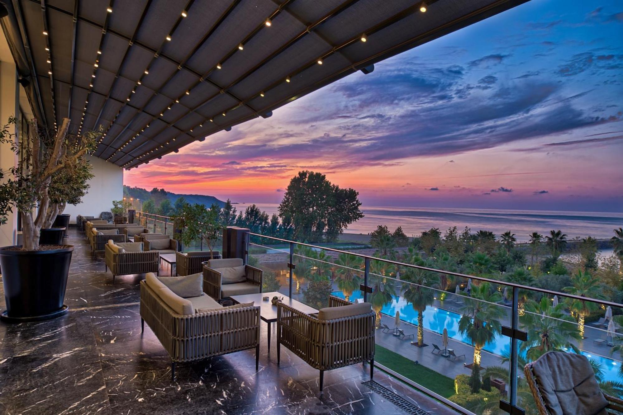 Ramada Plaza Hotel & Spa Trabzon Buitenkant foto The View
